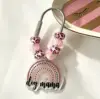 แม่สุนัข สีชมพู