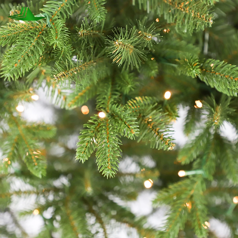 How to design a white christmas tree