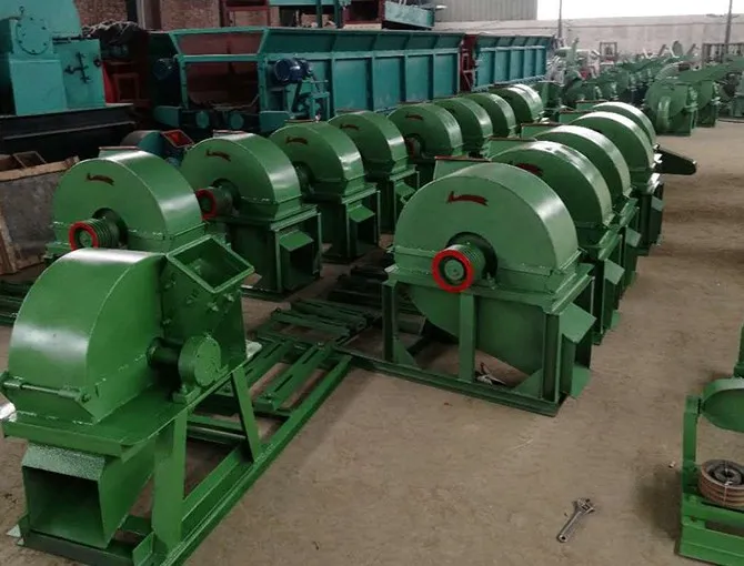 Sawdust Wood Crusher Machine with Engine Shredder Hammer Mill for Sawdust Powder Wood Charcoal Corn Cob