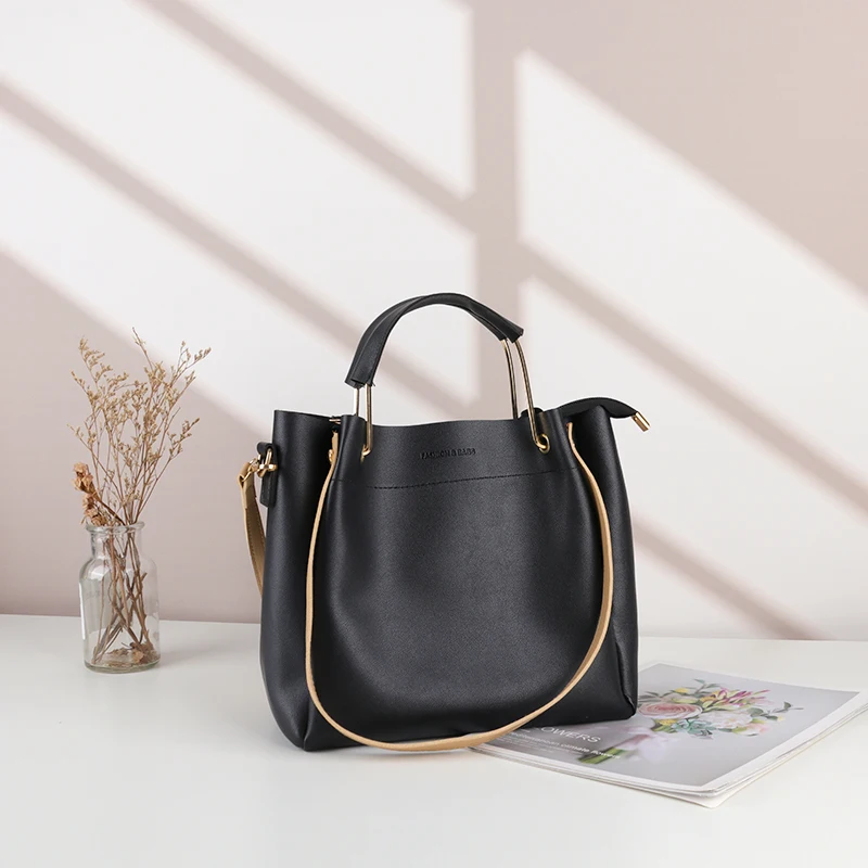 Customizable Lightweight PVC Zipper Closure High-Capacity Bucket Shoulder Handbag for Women's Daily Use