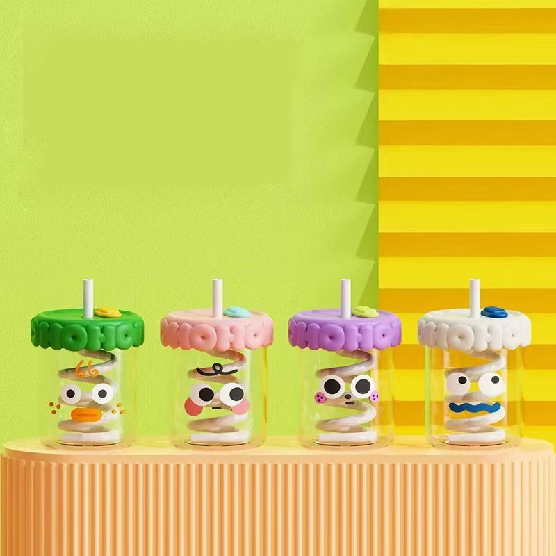 2023 New 380ml 520ml Silicone Mug Borosilicate Glass Travel Kids Milk Tea Straw Cute Glass Water Bottle Cup Glass Milk Mug