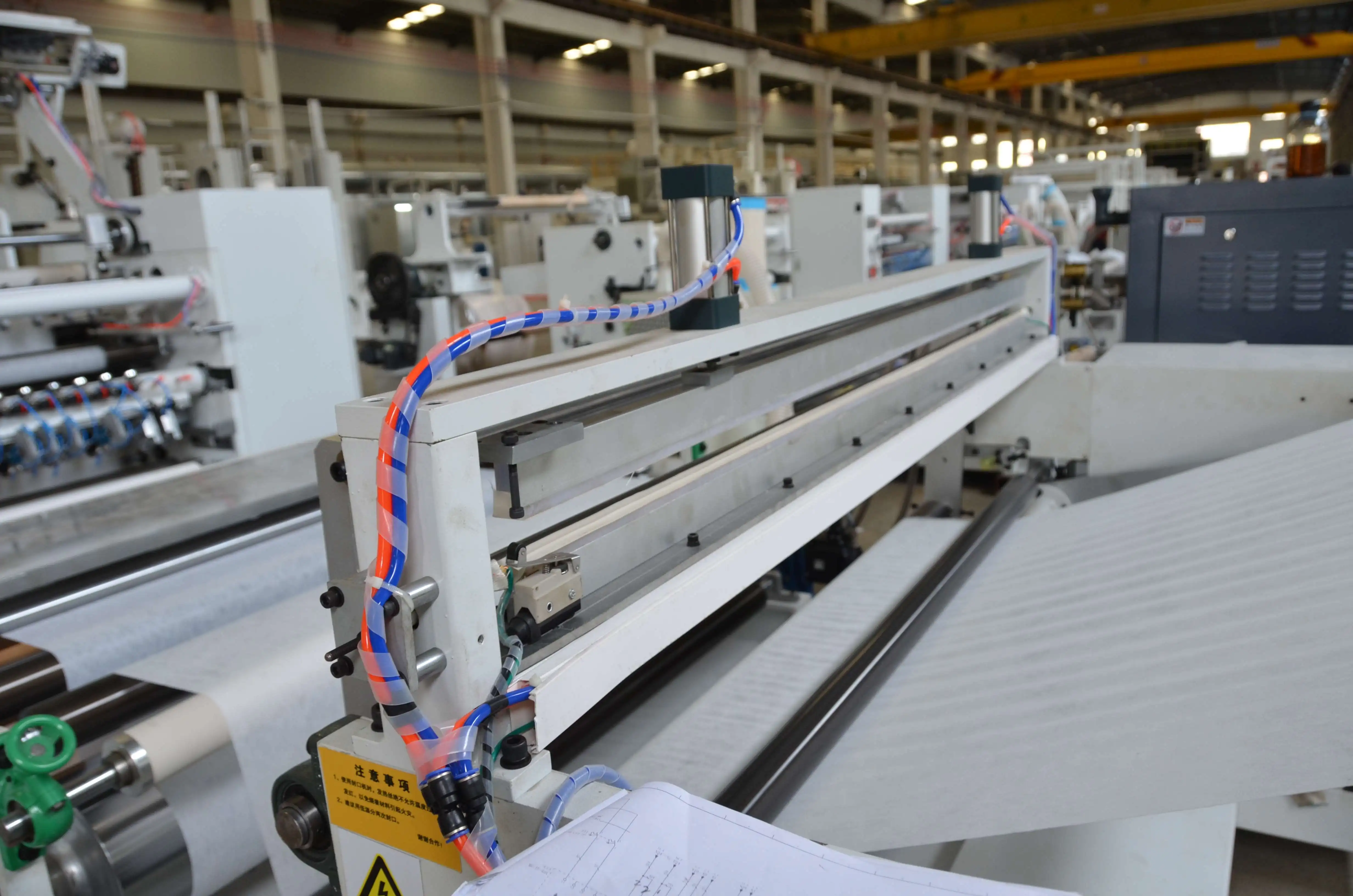 3D Nonwoven Fabrics Embossing and Perforating Lamination Machine