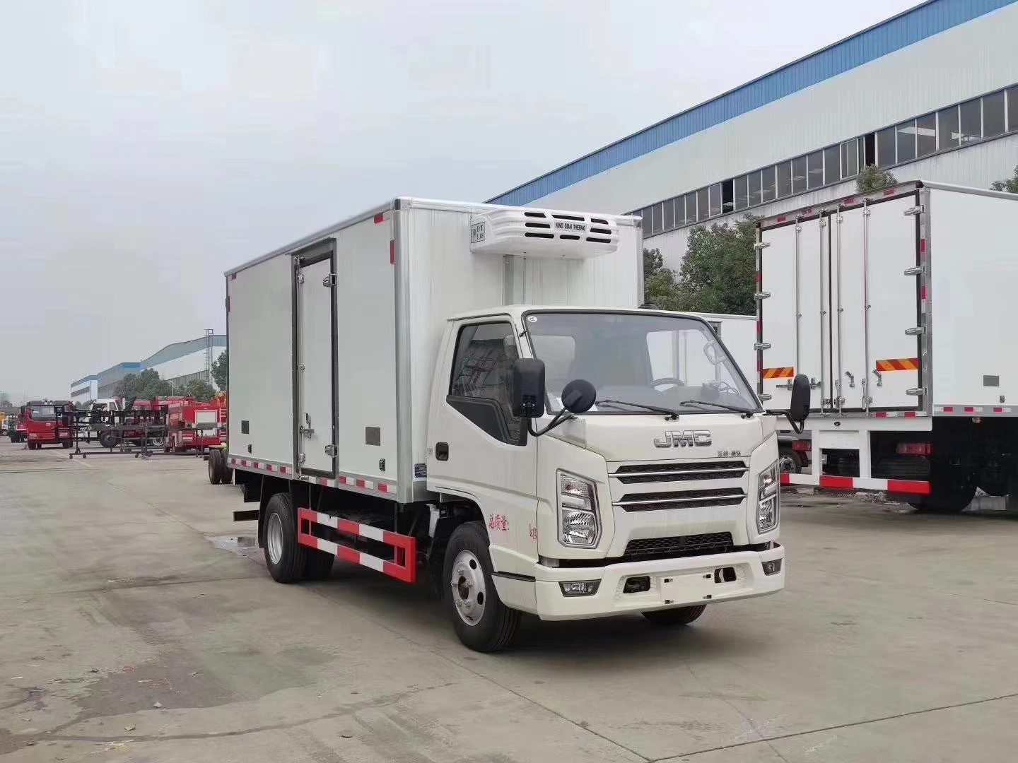 Фикс карго. Фургон холодильник машина. Isuzu Dongfeng Yuejin. Foton General. Автозапчасти на технику Hyundai,foton,man, MB, dong Feng, Isuzu, cummins.