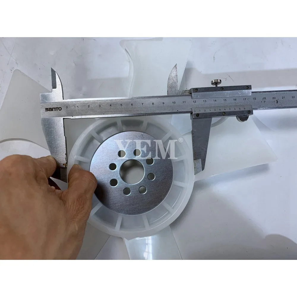 D1105 Cooling Fan 16264-74110 for Kubota Excavator Engine 3