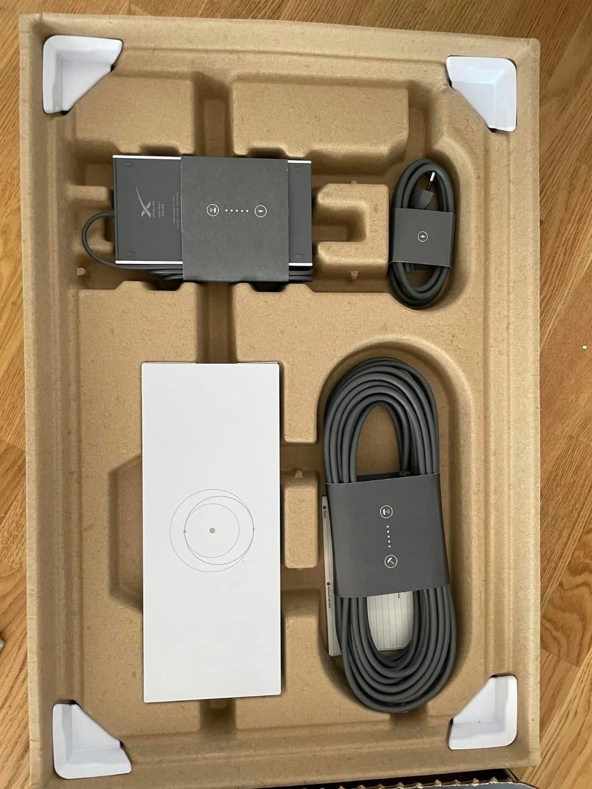 ルーター・ネットワーク機器 STARLINK Standard Kit V4 Gen 3 Starlink Standard Kit V4 Gen 3 Satellite Internet Equipment