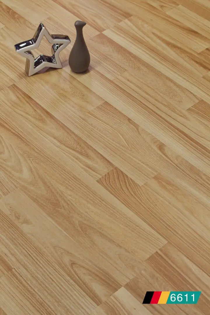 Wholesale Cheap Price Indoor Waterproof Laminated Oak Engineered Wood Flooring For Living Room