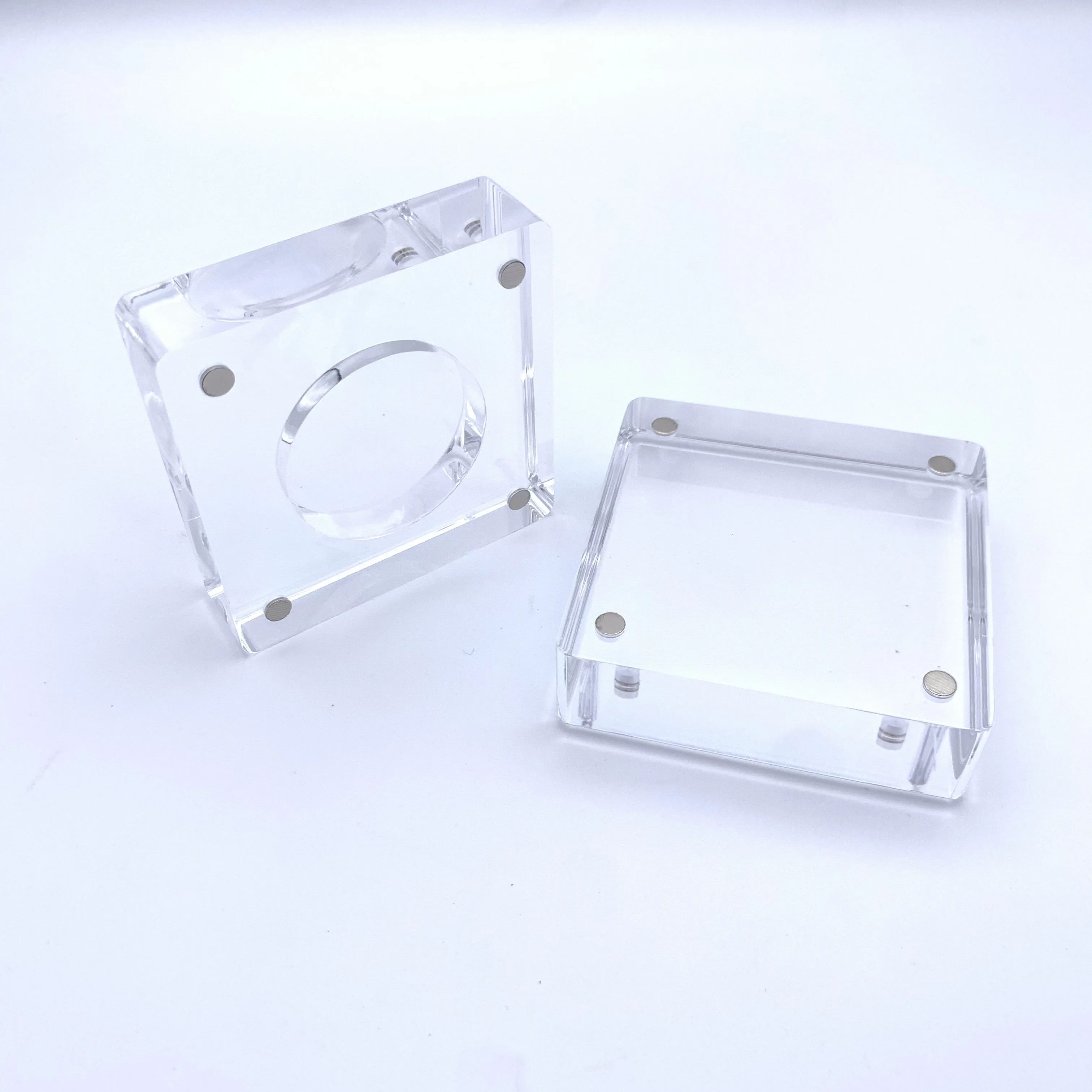 투명 아크릴 동전 디스플레이 사각형 챌린지 코인 디스플레이 홀더 케이스 스탠드 15/8인치 아크릴 자석 동전 디스플레이 스탠드