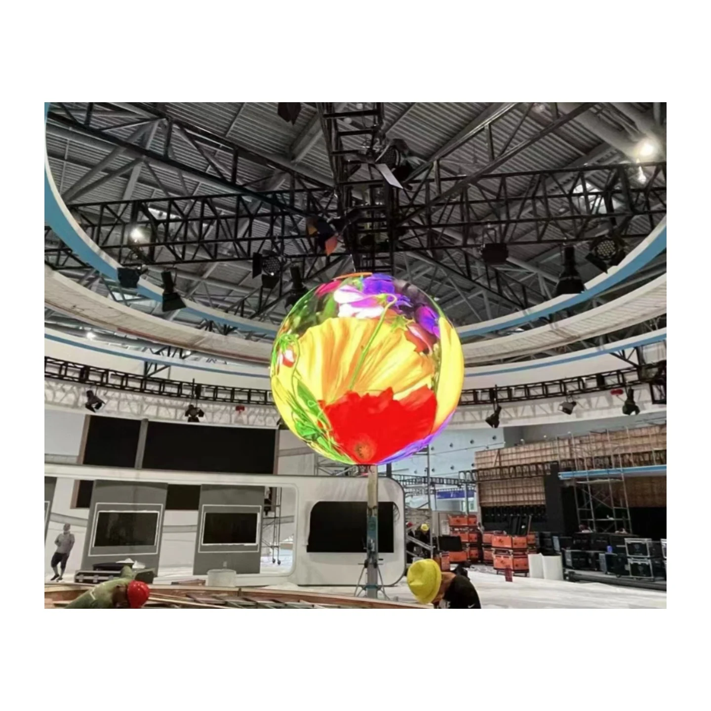 Pabrik Shenzhen Kustom Bola Apa Saja Ukuran Penuh Warna Bola 360 Derajat Layar LED Pitch Piksel 2mm Layar Video Dinding