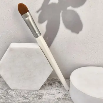 China Supplier Advanced Tongue Type Foundation Brush Flat Head Super Soft Hair Does Not Stick Powder