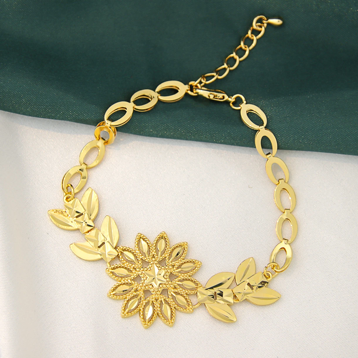 Fashion Design Earrings Jewelry Flowers Hollow Sun Gold Plated Necklace Dubai Gold Jewelry Set