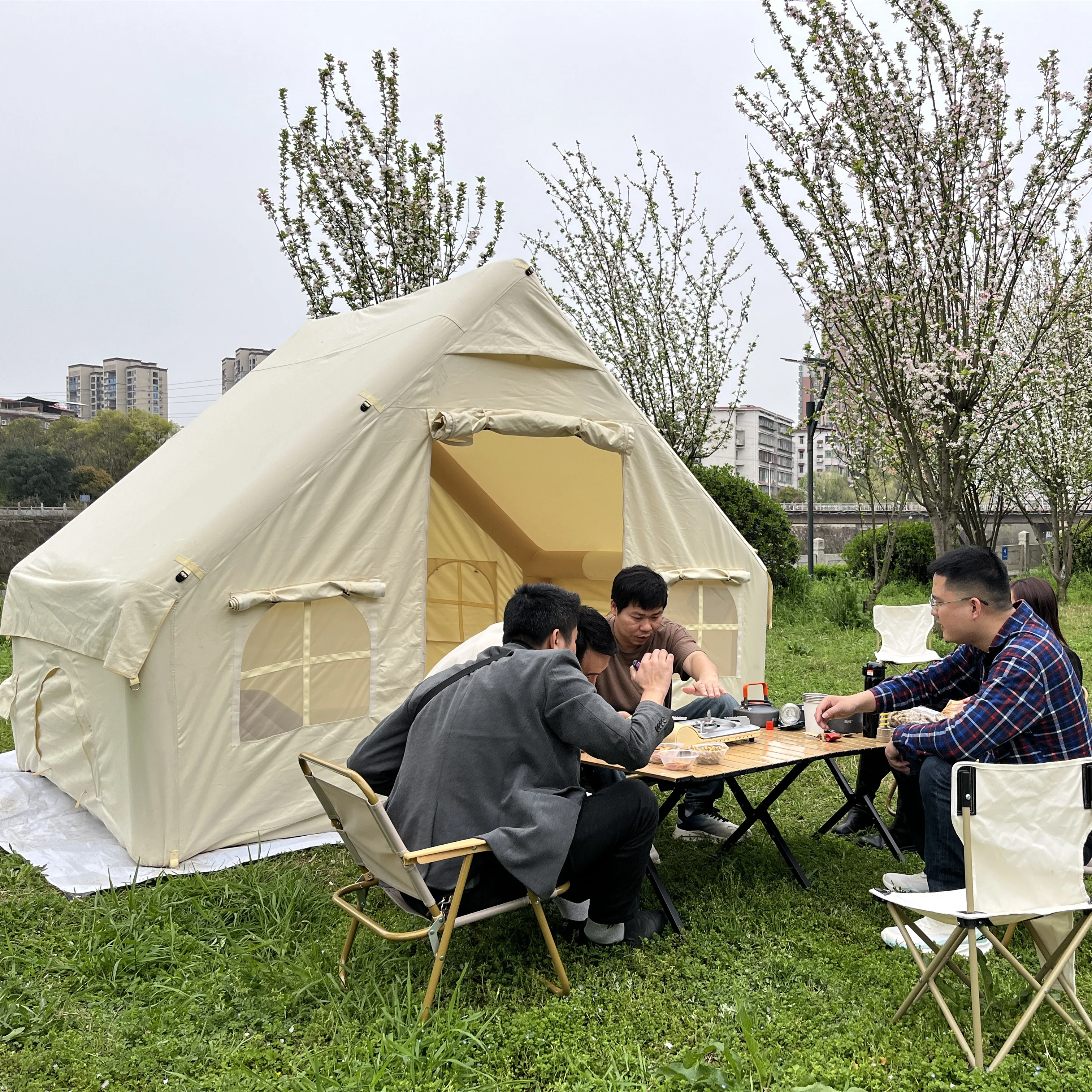 high peak zelt amazon Kuppelzelt Tessin 5, Campingzelt mit Vorbau, 2 Eingänge, Familien- für 5 Personen, extra hoher Eingang, doppelwandig, 2.000 mm wasserdicht, Ventilationssystem, Moskitoschutz Sport & Freizeit Pass or Fail : sonnenschutz-selbstbraeuner Farbe:natur
