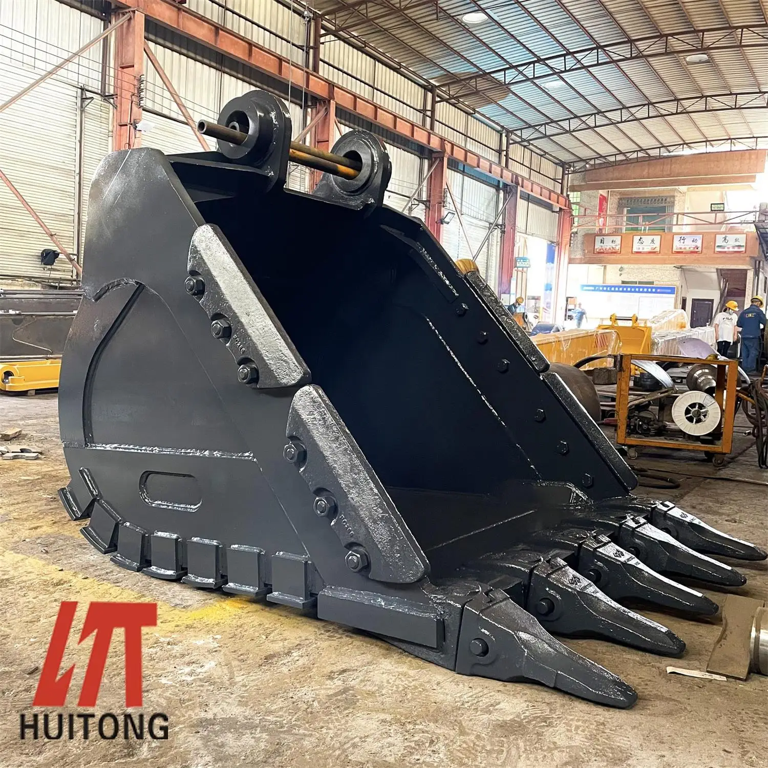 Huitong heavy duty bucket PC325 25 ton high quality for excavator, it is the best selling product in good condition.