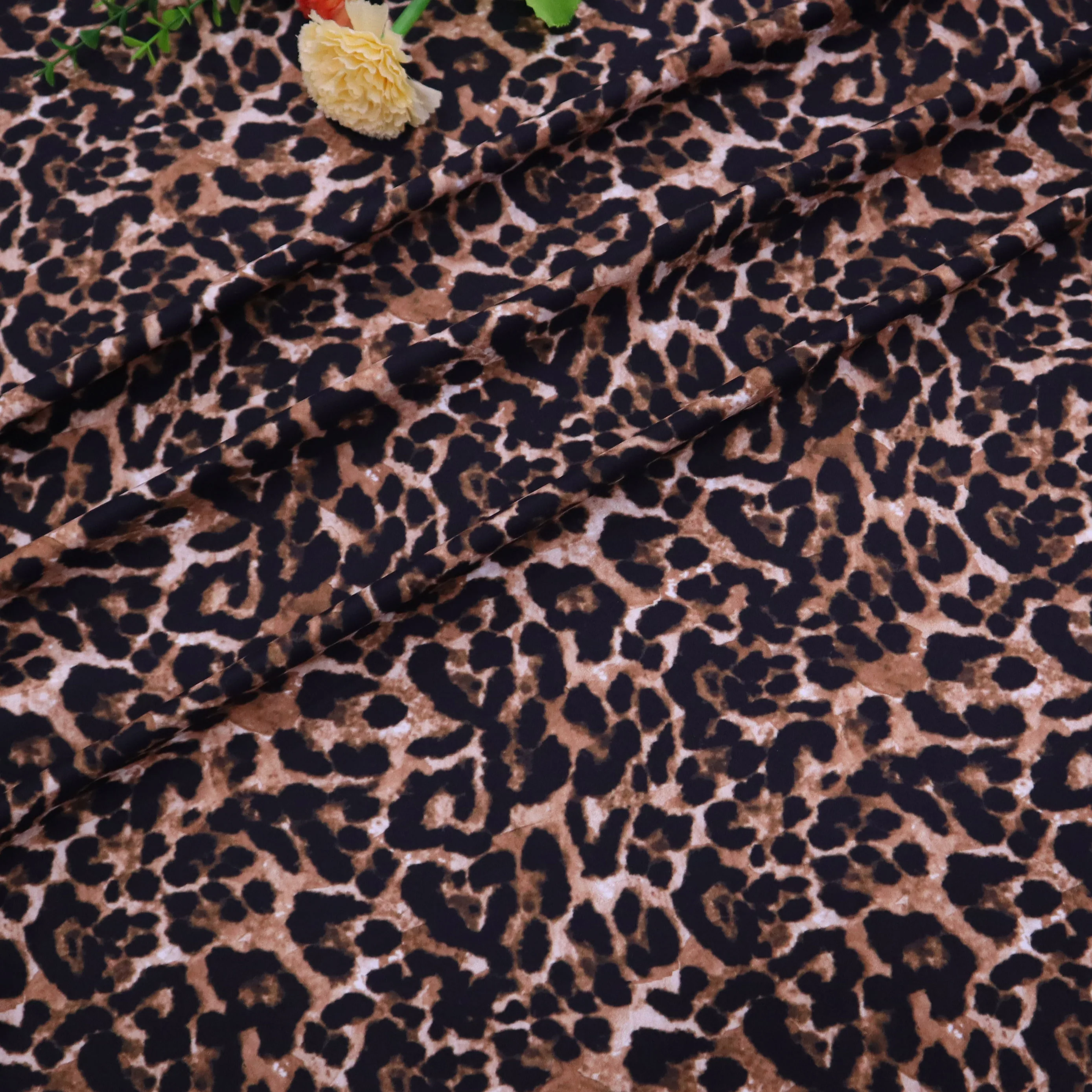 low moq 4 way stretch elastane print leopard print fabric for leggings