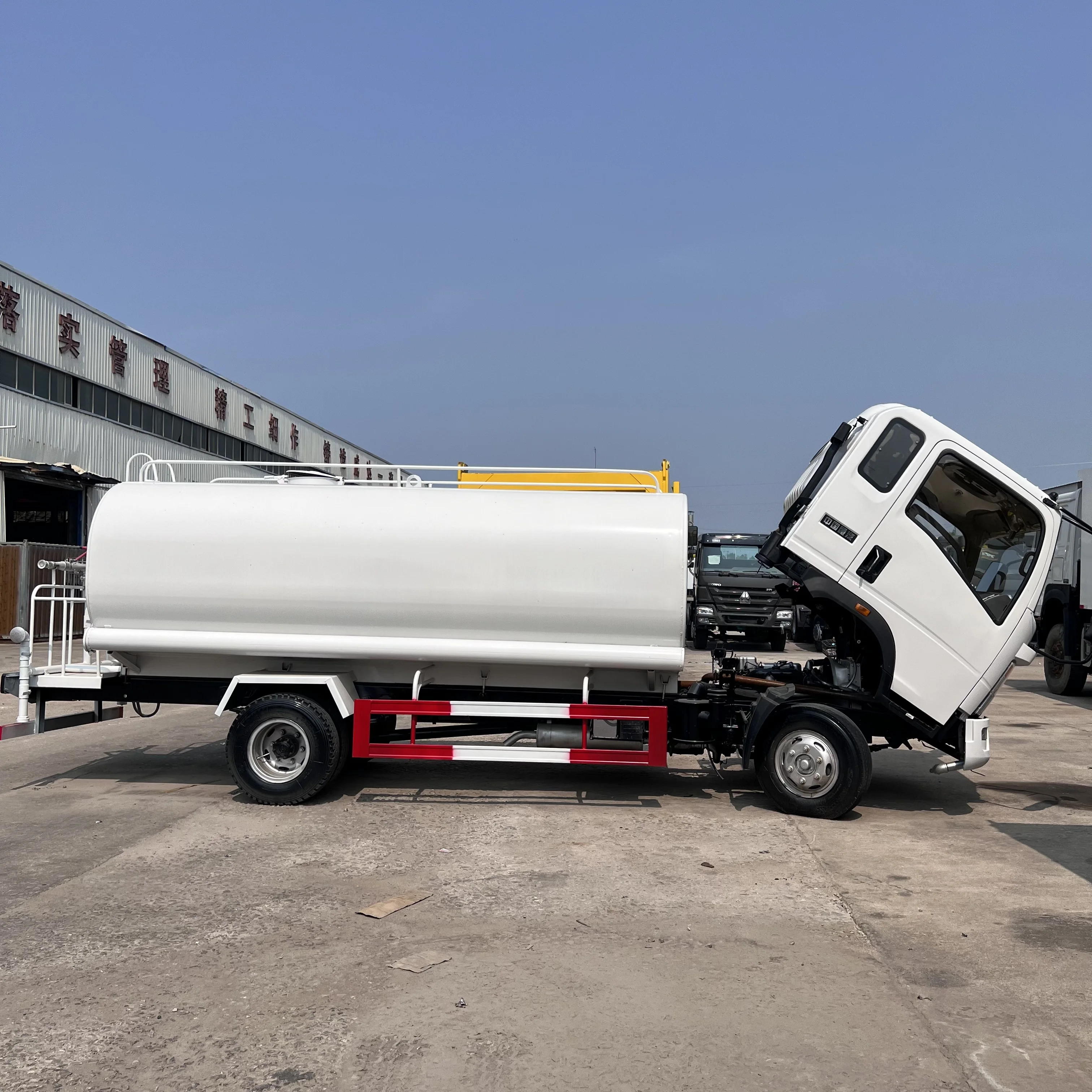 Used Sinotruck HOWO 10cbm 10000 Liter 4x2 Sprinkling Bowser Water Tanker Truck