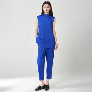 Newest Design Miyake Pleated Two Piece Set High Quality Sleeveless Top and Pants Set Solid Color Casual Ladies Set