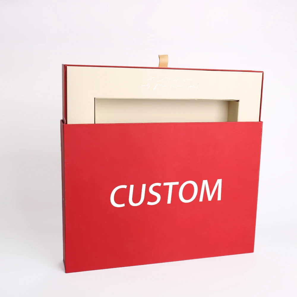 علبة هدايا فاخرة مخصصة على شكل مربع بدرج لتعبئة المجوهرات، مصنوعة من ورق معاد تدويره بطريقة طباعة أوفست صديقة للبيئة، قابلة لإعادة الاستخدام، محمولة، وذات تغليف ورقي راقٍ