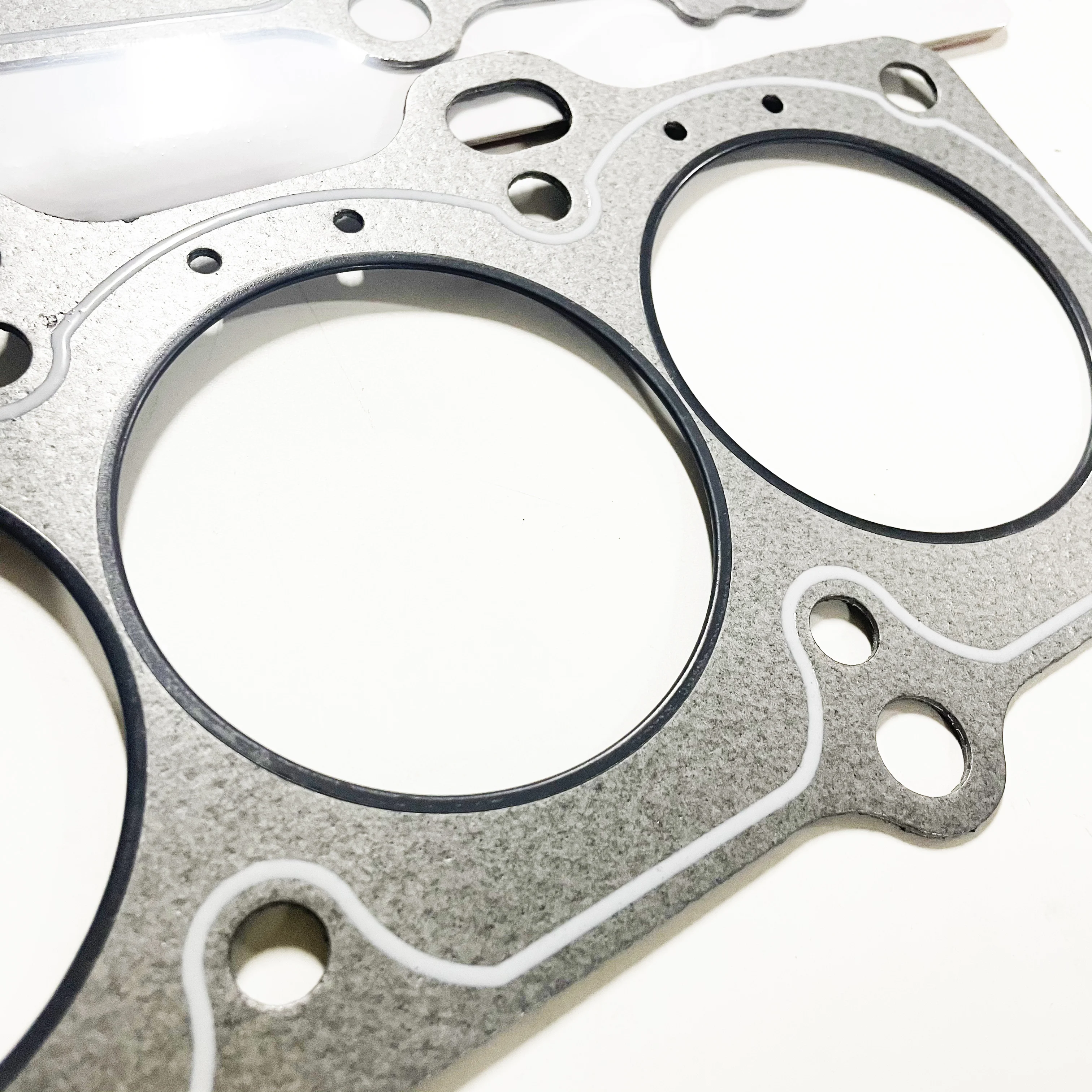 SUZUKI GRAND VITARA II & KIZASHI 2.4 Engines - Cylinder Head