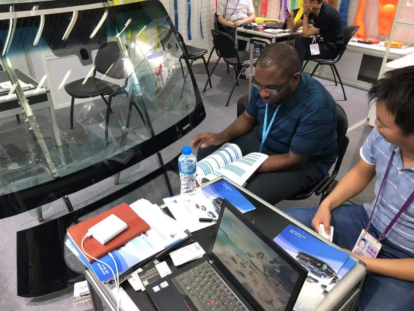 Chinese Professional Auto Glass Producing Factory,Supplier Buy Auto