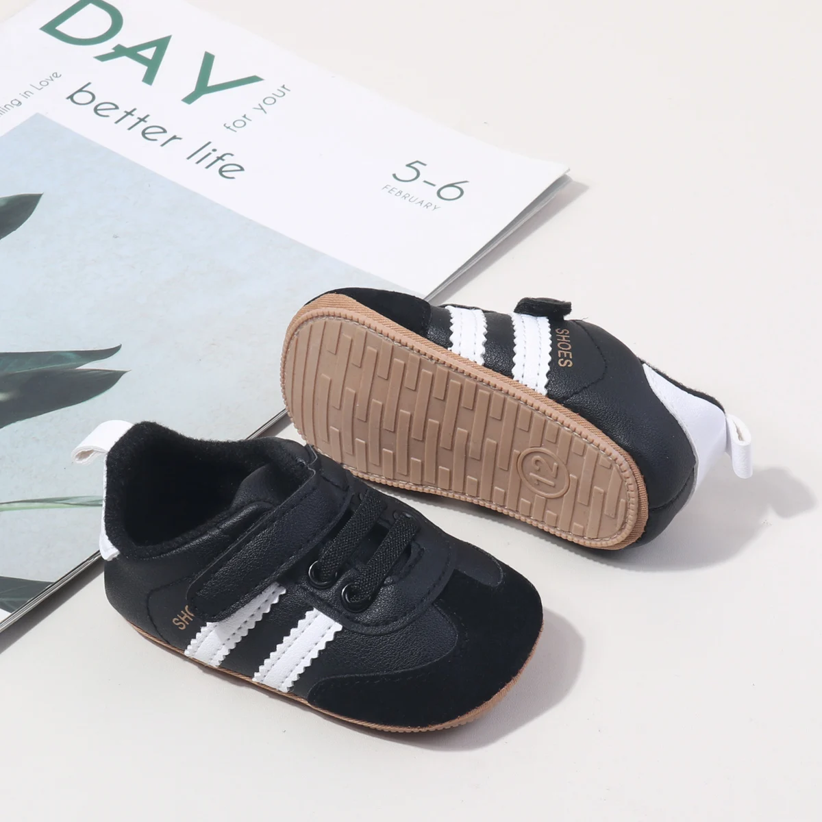 2025 New Unisex Baby Sneaker High Quality PU TPR Sole Anti-Slip Pre-Walk Shoes 0-15 Months Pre-Walk Flat Sneakers Fashionable supplier