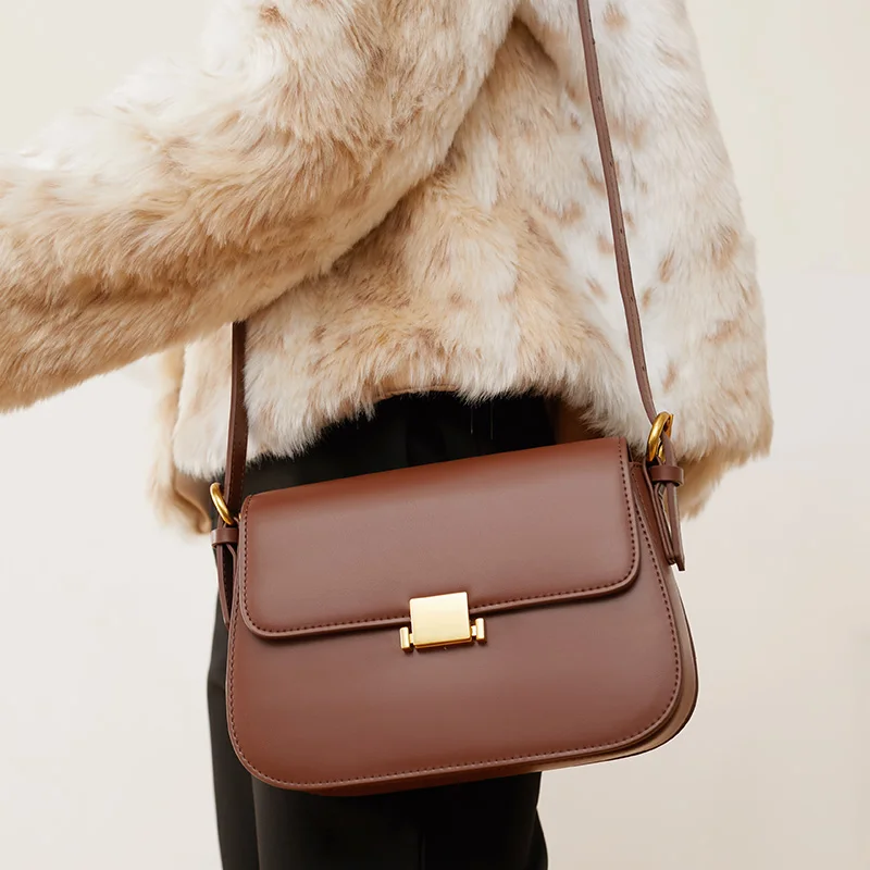 Fashion Design Hot Sale Customize Leather Crossbody Cross Body Lady Shoulder Underarm Bag for Women’s Leather Saddle Bags