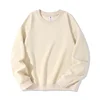 Stile girocollo: beige chiaro