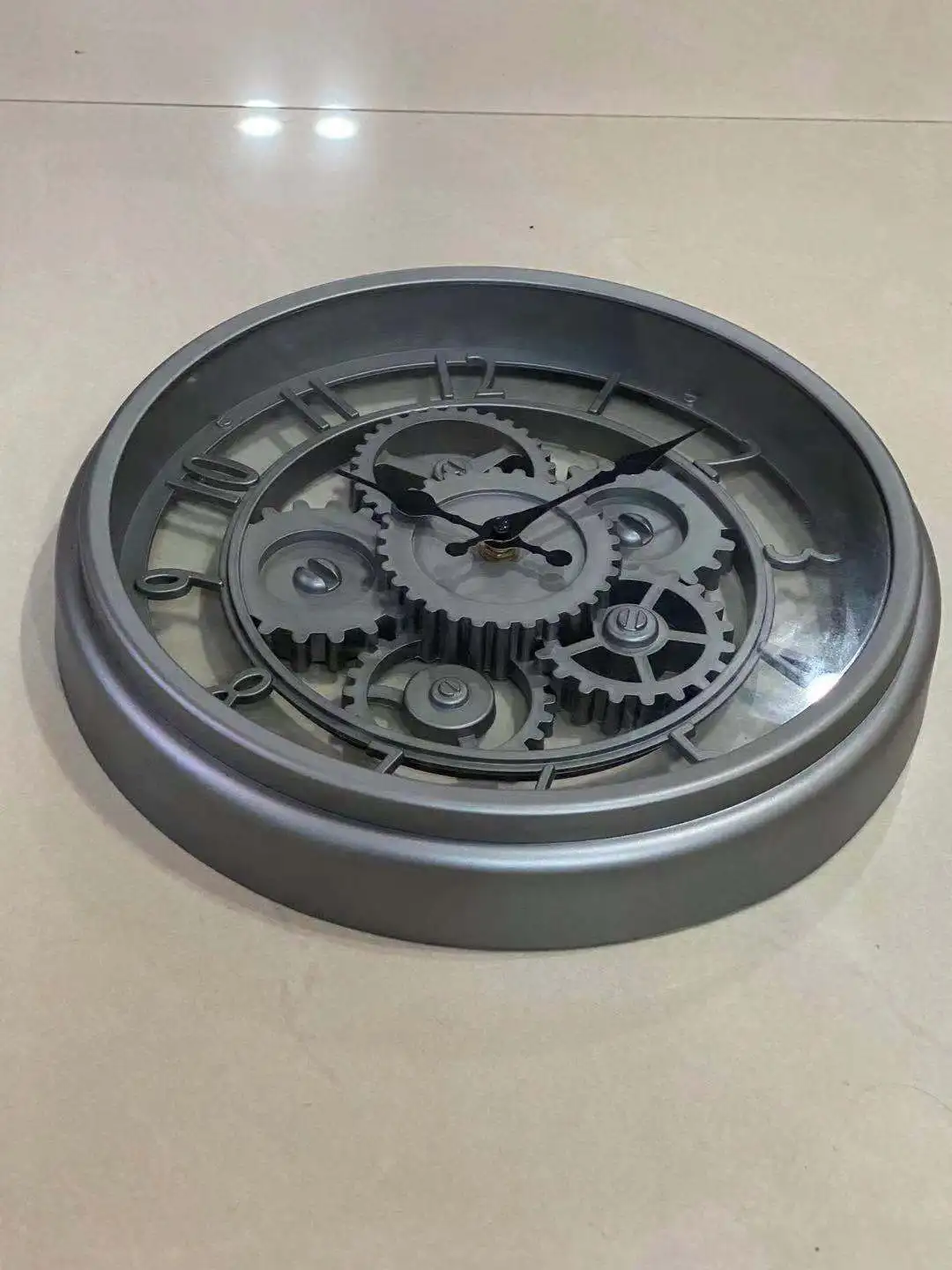 Home Decoration Simple Round Design Retro Plastic Gear Wall Clock
