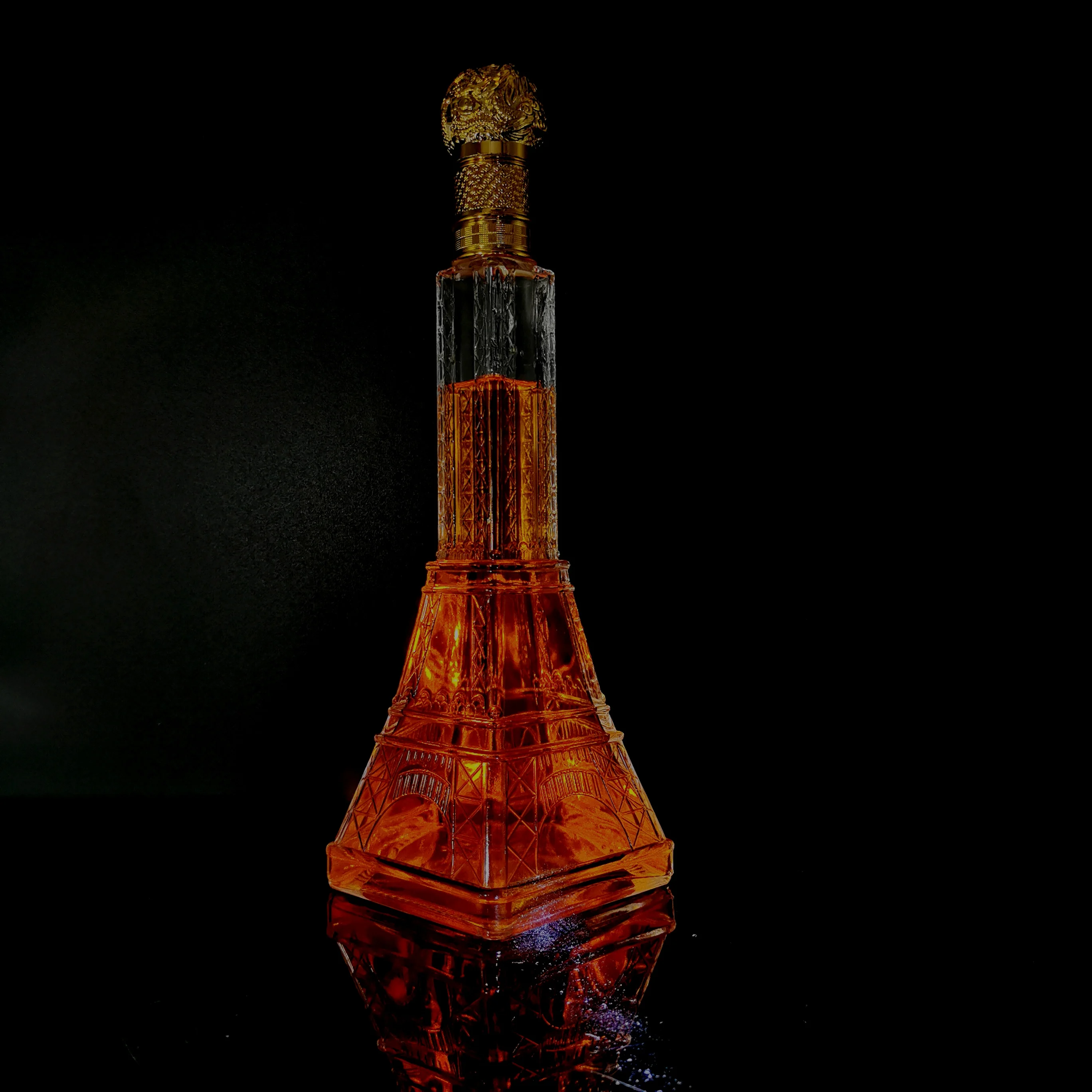Factory Customize eiffel Tower Shape  500ml 700ml Liquor Wine Glass Bottle