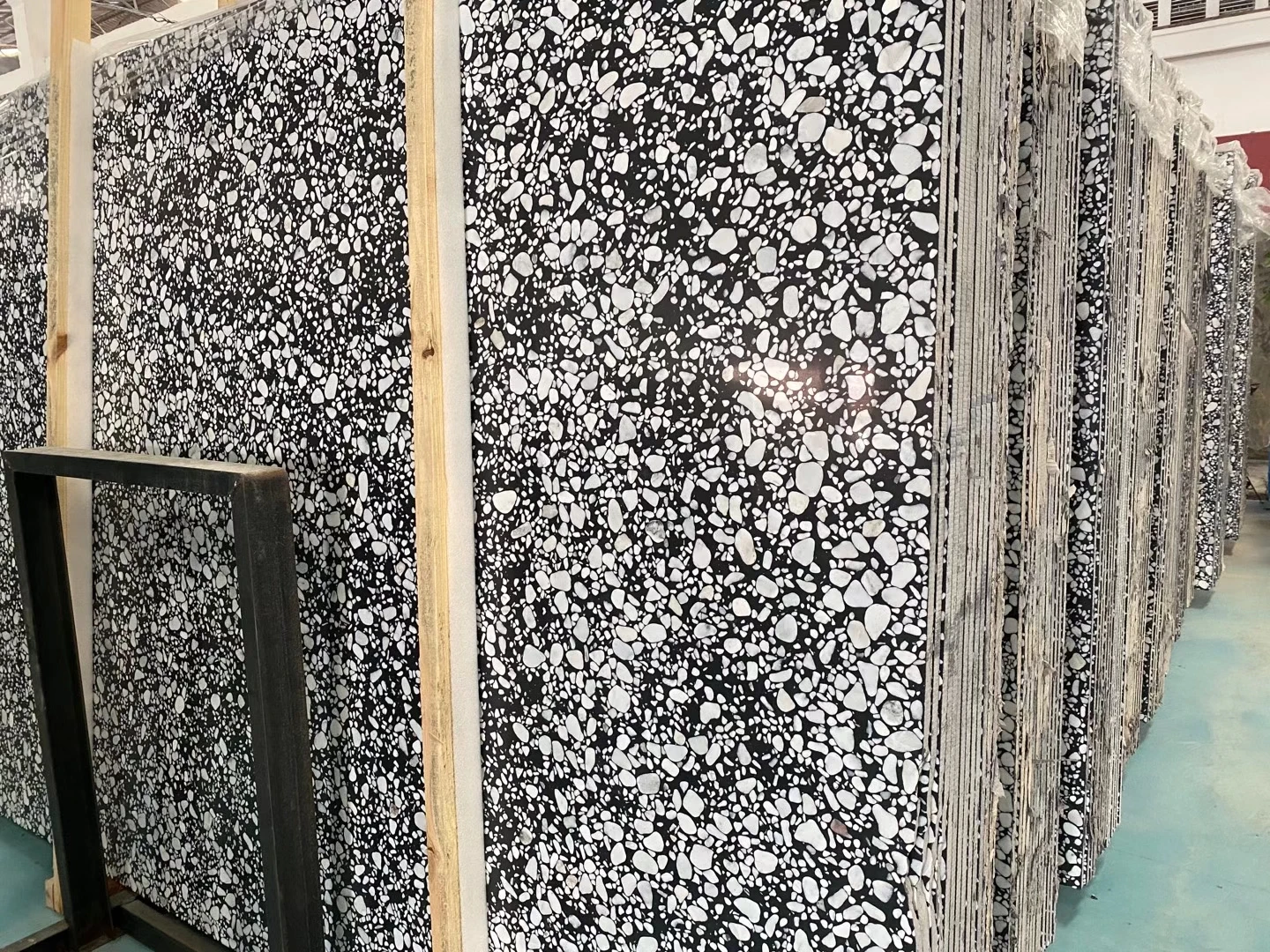 Artificial Stone White Dots Black Terrazzo Flooring
