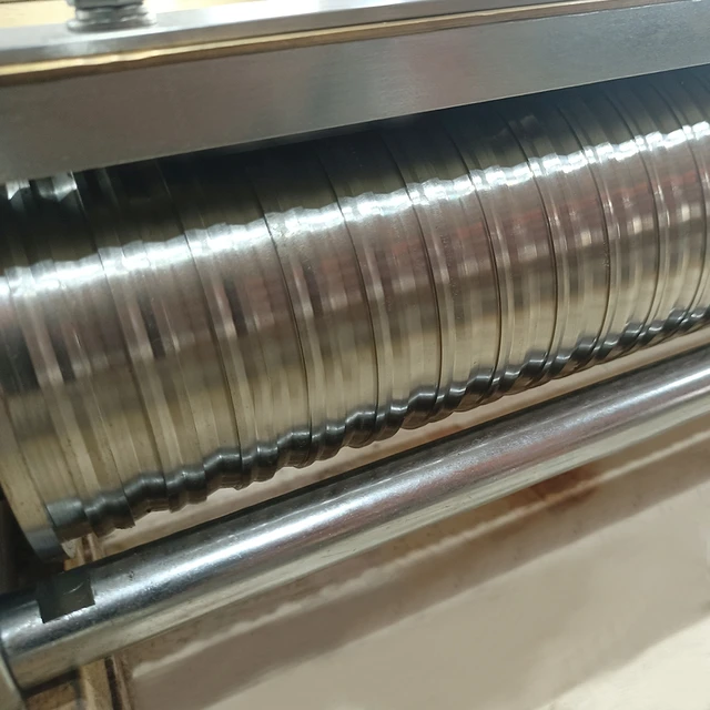 Taiwan Long Service Life Smooth Grooves Noodle Dzm 350 Noodle Knife Sliced Noodle Slitter for Noodle Line Accessories 2