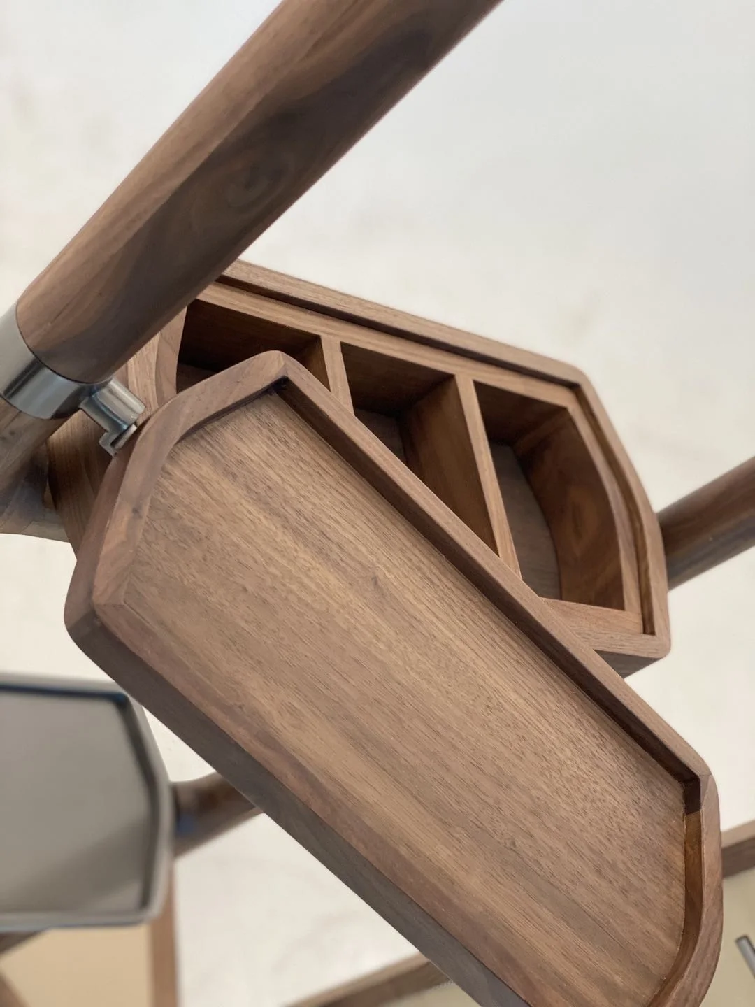 Роскошное легкое зеркало в спальню от пола до потолка встроенный слой седла Кожаная подставка для пальто и шляп из