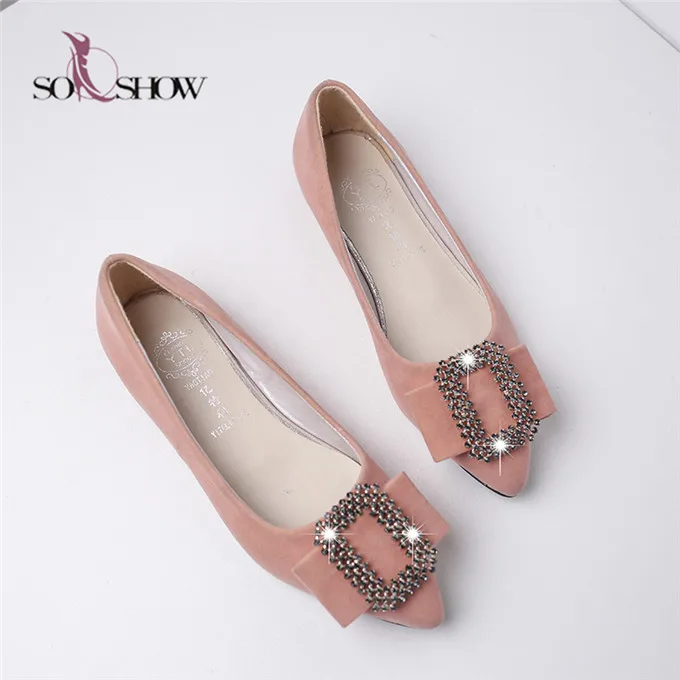 
Удобная женская обувь на плоской подошве с пряжкой 