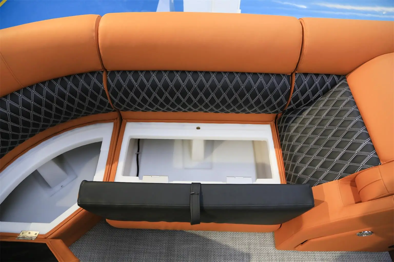 6.5m Luxury Pontoon Boat 6.5m Luxury Pontoon Boat