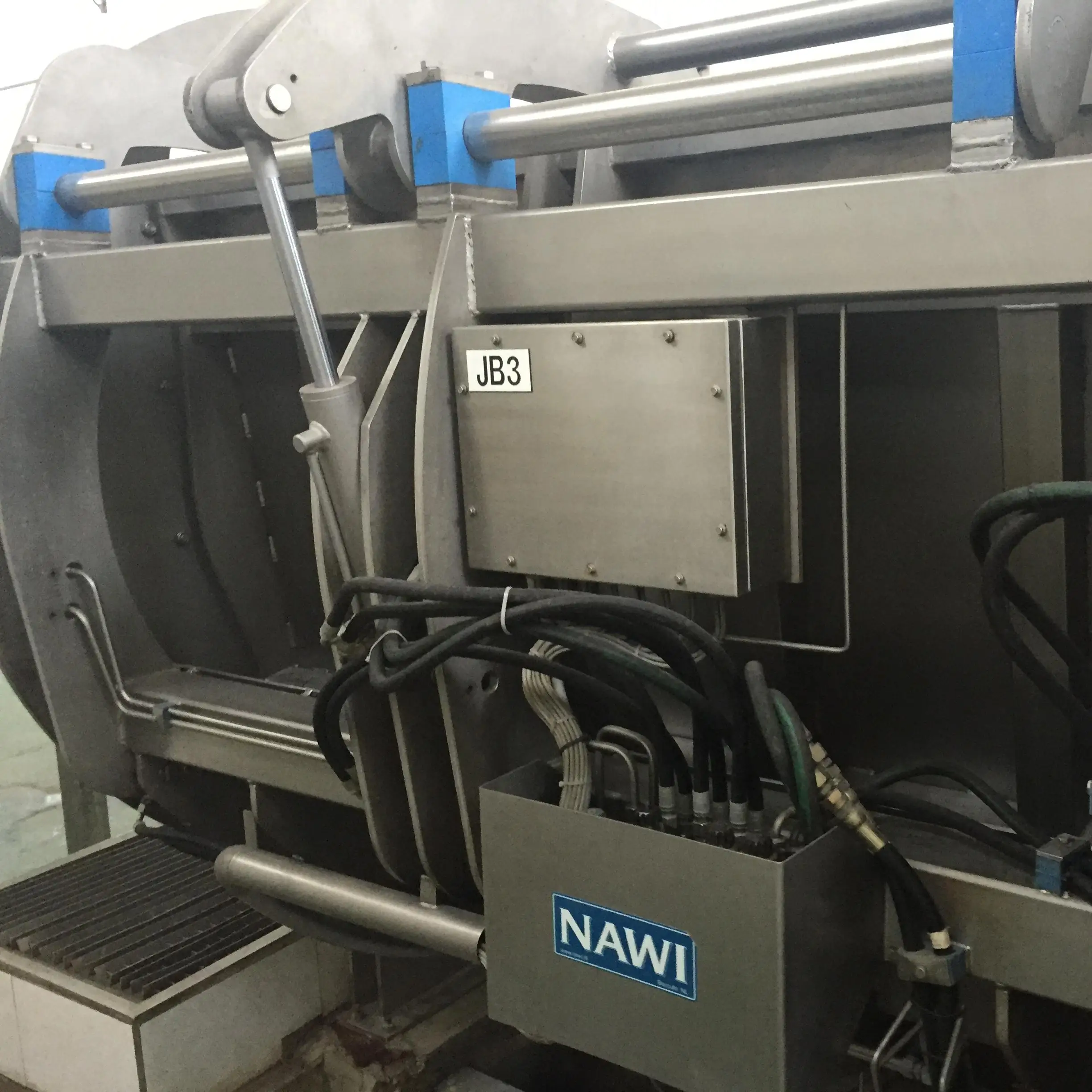 Halal Cattle Slaughterhouse Equipment Complete Cow Abattoir Machine Turnkey Beef Processing System