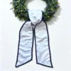 Base blanche bord bleu foncé