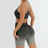 Sujetador y shorts negros y grises