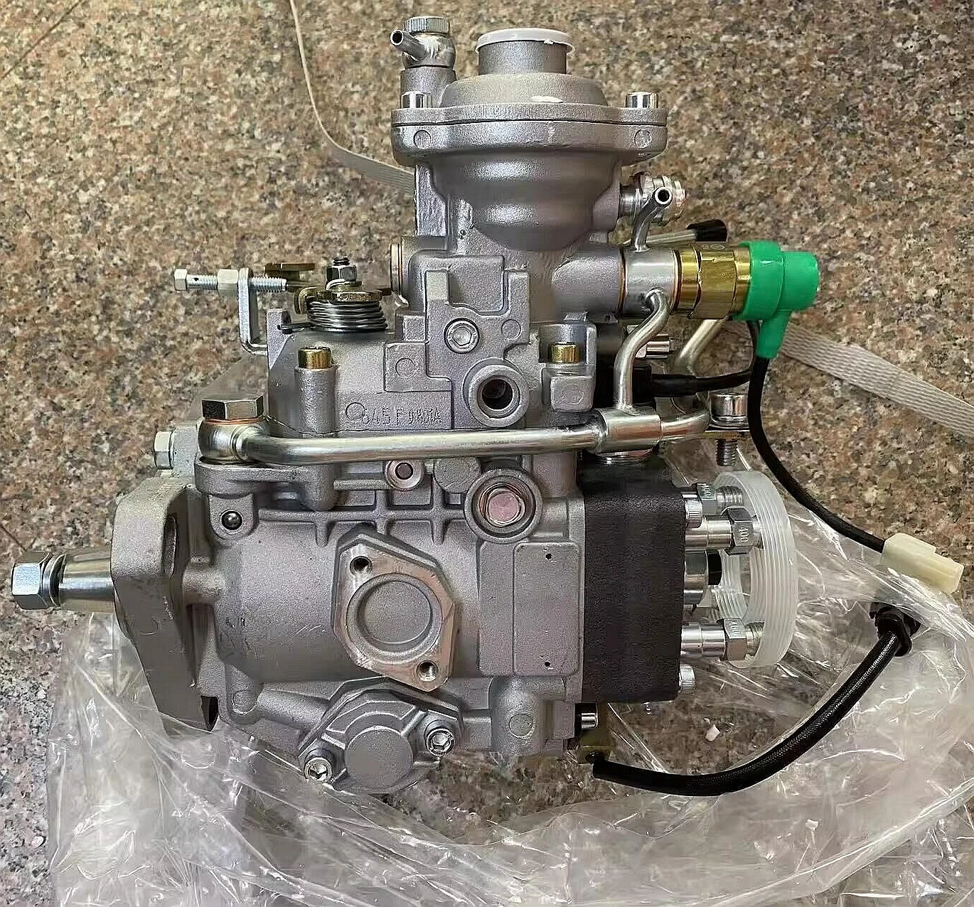 QD32 Engine Diesel Fuel Injection Pump - ZEXEL 16700-2S622