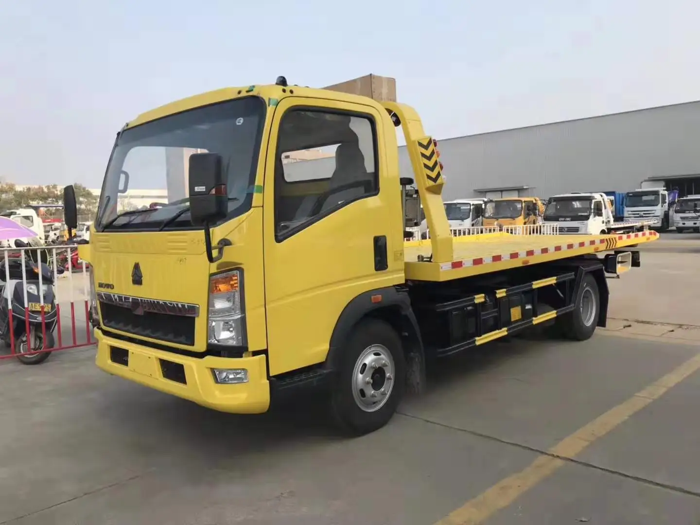 Sinotruk Howo 70 Tons Wrecker Tow Truck 20ton Rotator Towing Wrecker ...