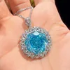 Colgante de platino azul mar con cadena Chopin