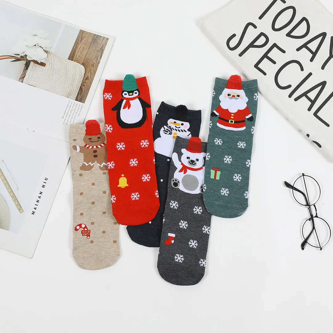 Оптовая продажа, Дешевые веселые рождественские носки из хлопка с изображением Санта-Клауса, снеговика, милые рождественские женские носки с изображением героев мультфильмов