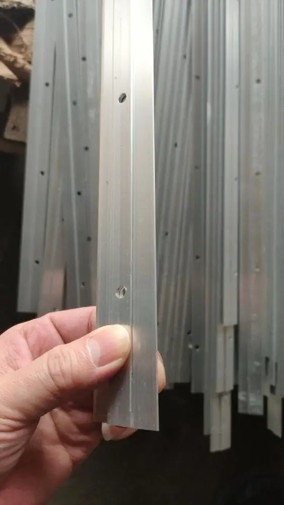 839235_5 839235_5