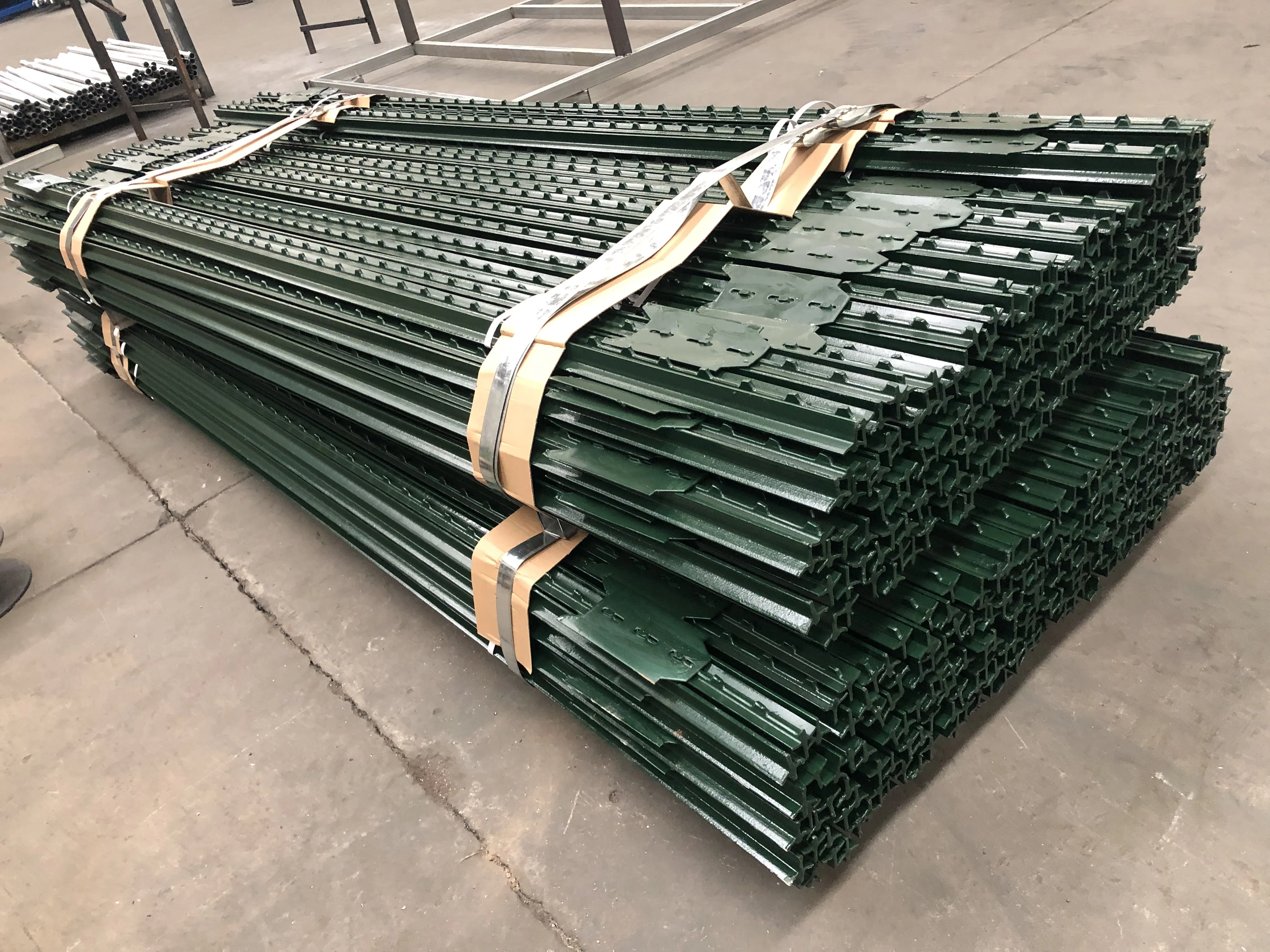 Factory Direct T Post / Metal Posts Steel Fence Post Buy T Post