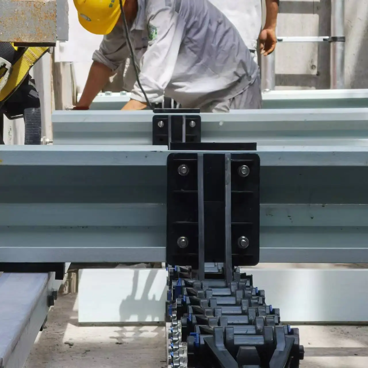 Пластиковые скребки, прямоугольная конфигурация, медленное смешивание, флокуляция и осадительный бак в обычной водной очистке