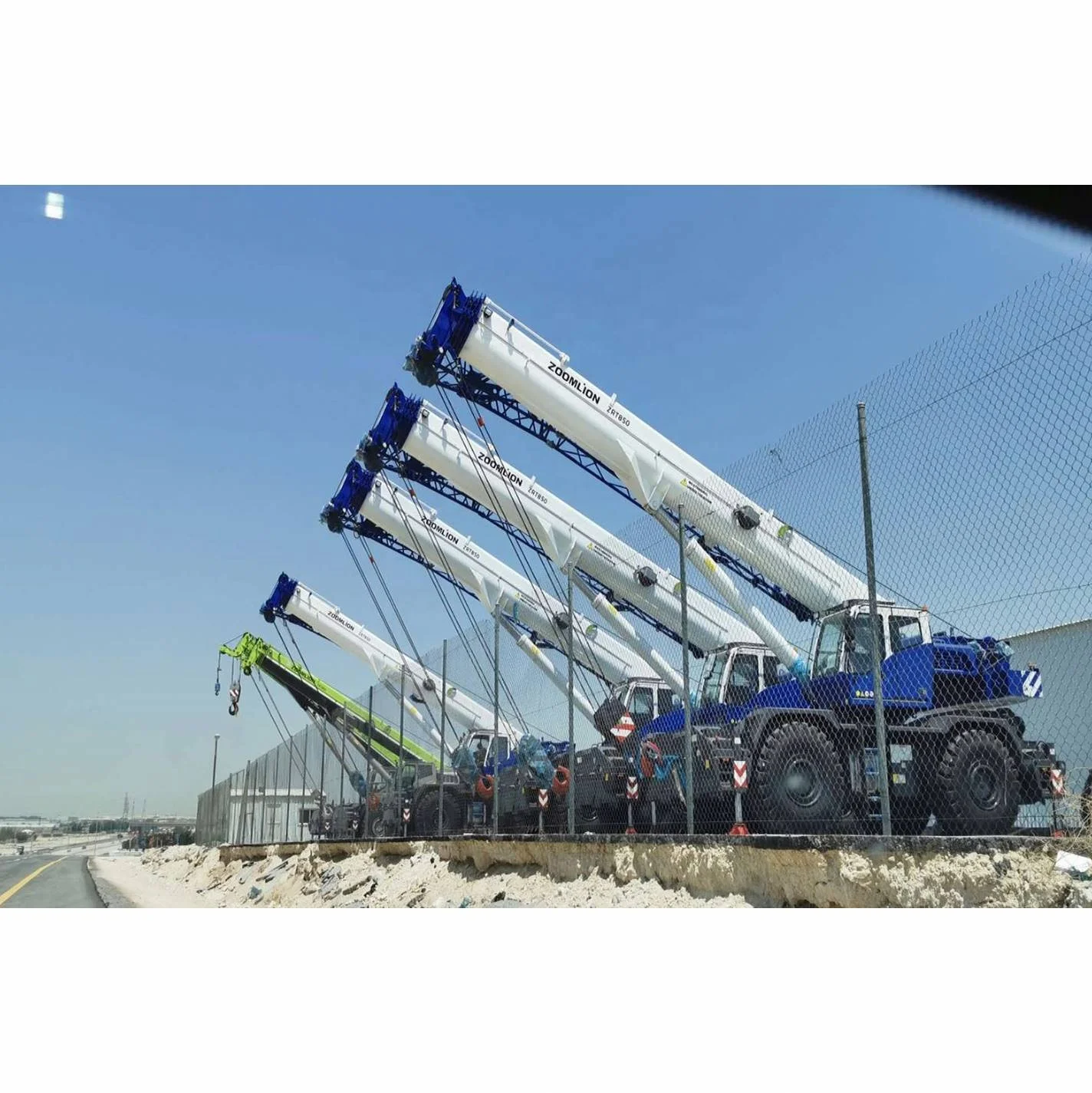 85 Ton Zoomlion Rough Terrain Crane High Performance