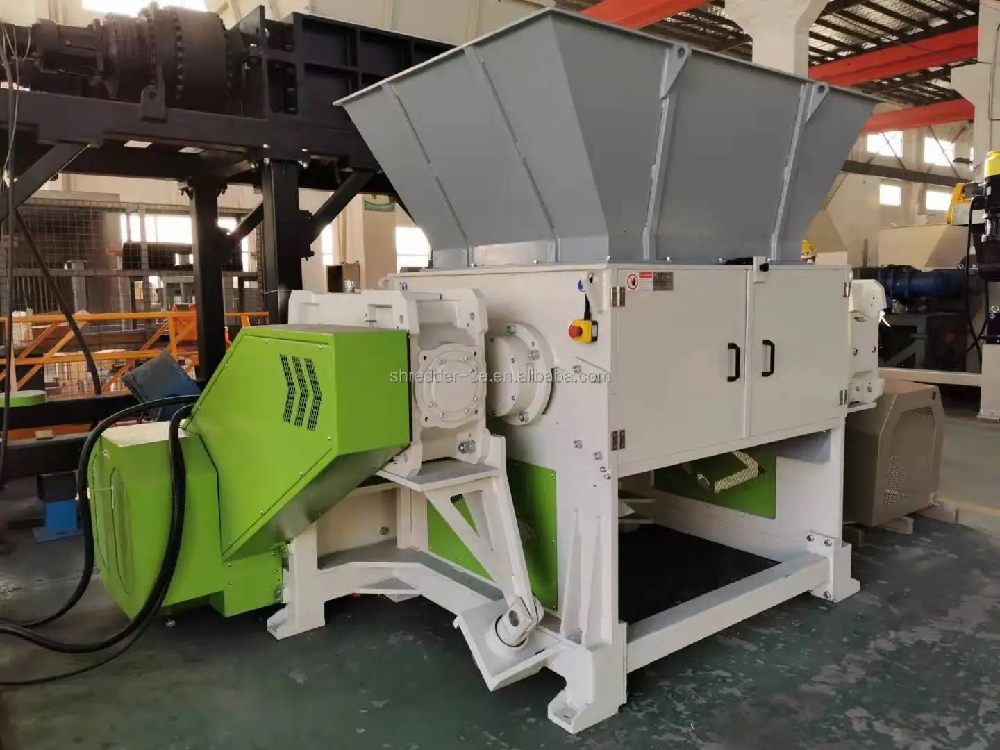Промышленный шредер для измельчение металла. Шредер дробилка. Измельчитель металлолома шредер. Промышленный шредер для металлолома. Шредер двухвальный db.
