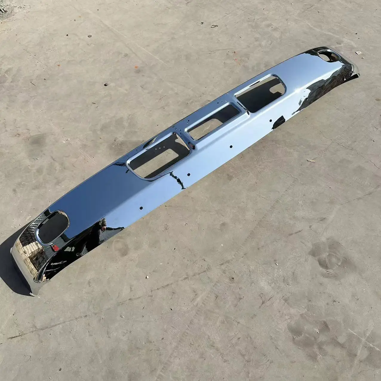 Japanese Truck Mitsubish FN94  Chrome-plated Upper Bumper Factory Direct Sales