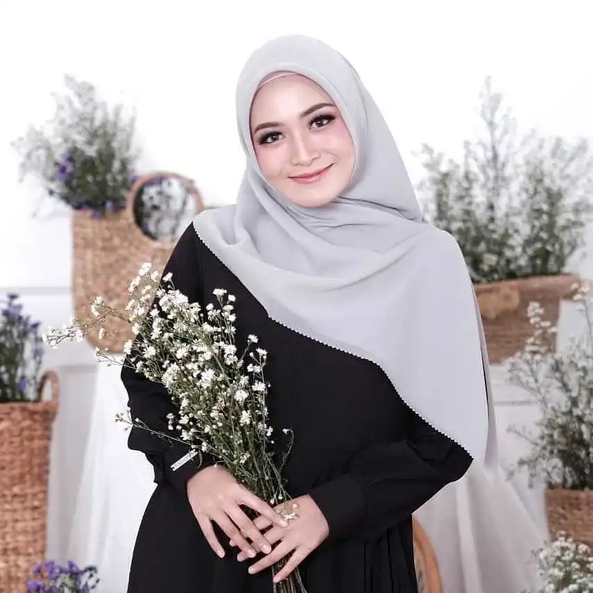 Modern New Cotton Tudung Style For Lady Large Square Scarves Shawl Muslim Cut Flower Hijab Design Buy Modern New Cotton Tudung Style Muslim Hijab Design Square Scarf Hijab Product On Alibaba Com