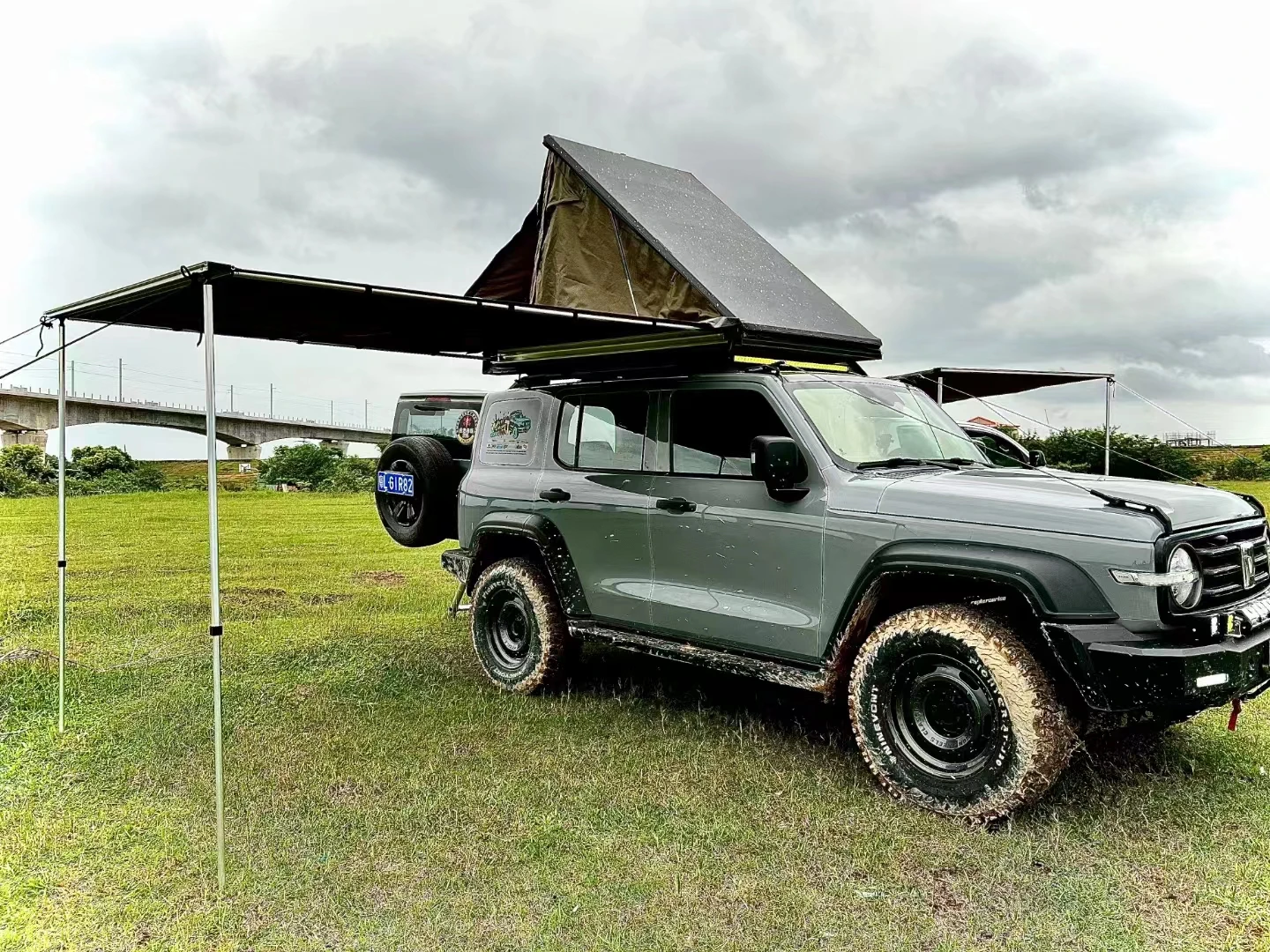 Triangle Super Lightweight Car Roof Top Tent 4x4 Offroad Waterproof