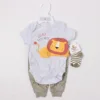 Set di abbigliamento semplice per neonati