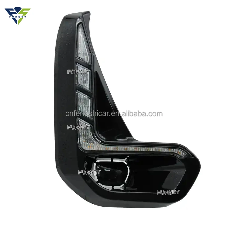 Hilux Revo 2020 2021 2022 2023 Car Front Bumper Lamp Fog Lamp Driving Light with Cover