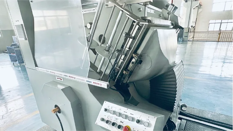 TL780 автоматическая косметическая коробка для бумаги Горячая фольга штамповочная машина Авто